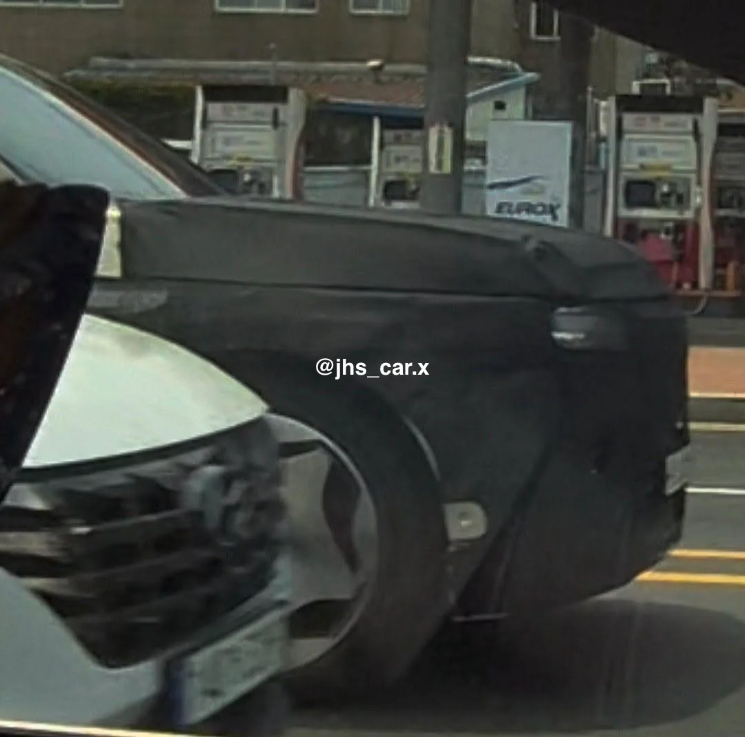 Genesis GV90 Coach Door Two-Tone Model Spotted in Korea