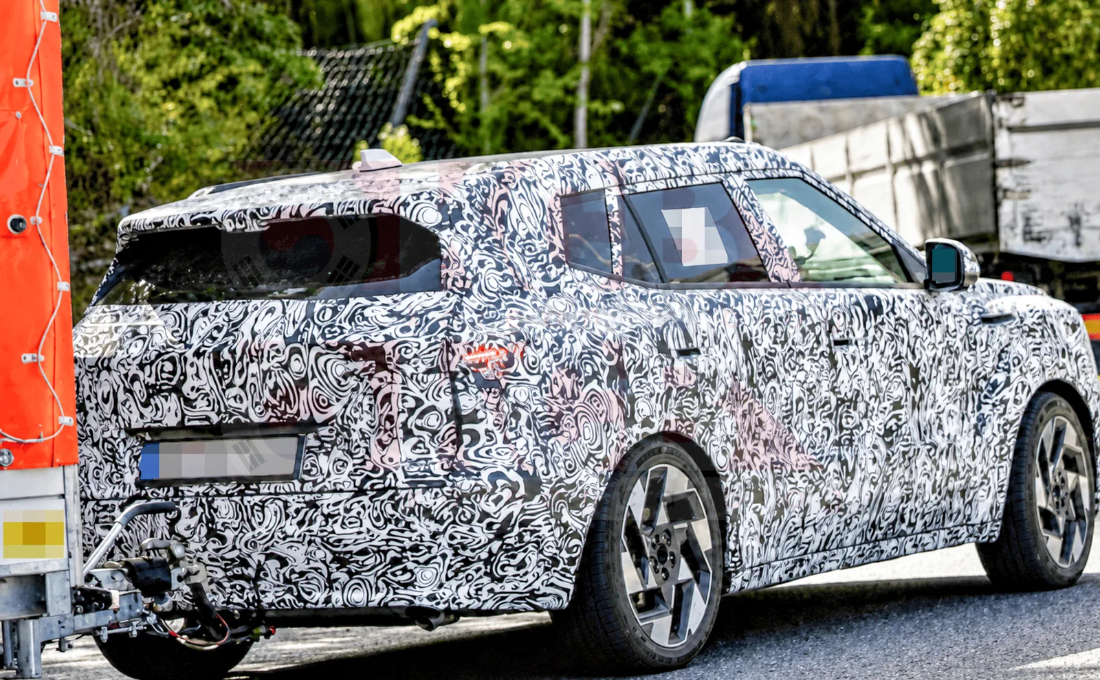 Next-Gen Hyundai Kona (SX3) Spied Shedding Camouflage in Spain: Hybrid Power, E-AWD, and Pleos Connect Revealed