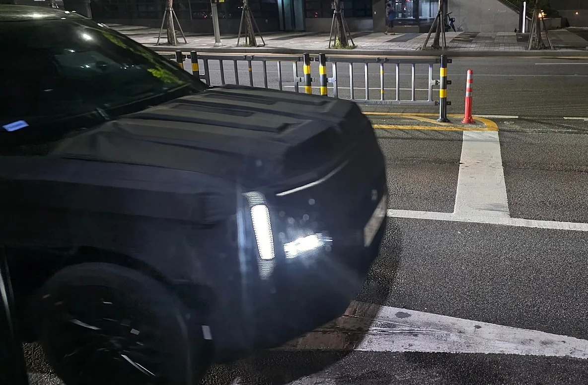 Hyundai Santa Fe Facelift Front & Rear Lights Design Leaked