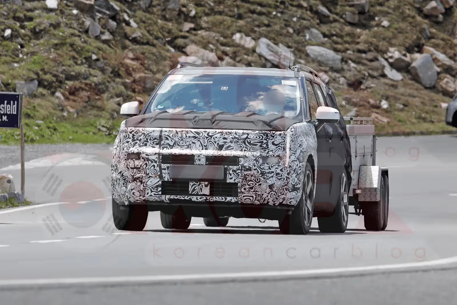 Hyundai's 2027 Santa Fe Facelift Interior Leaked