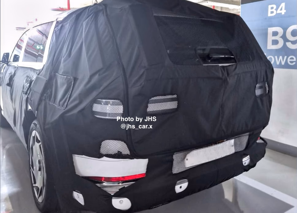 genesis gv90 loses camouflage